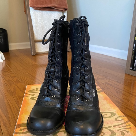 mudd lace up boots